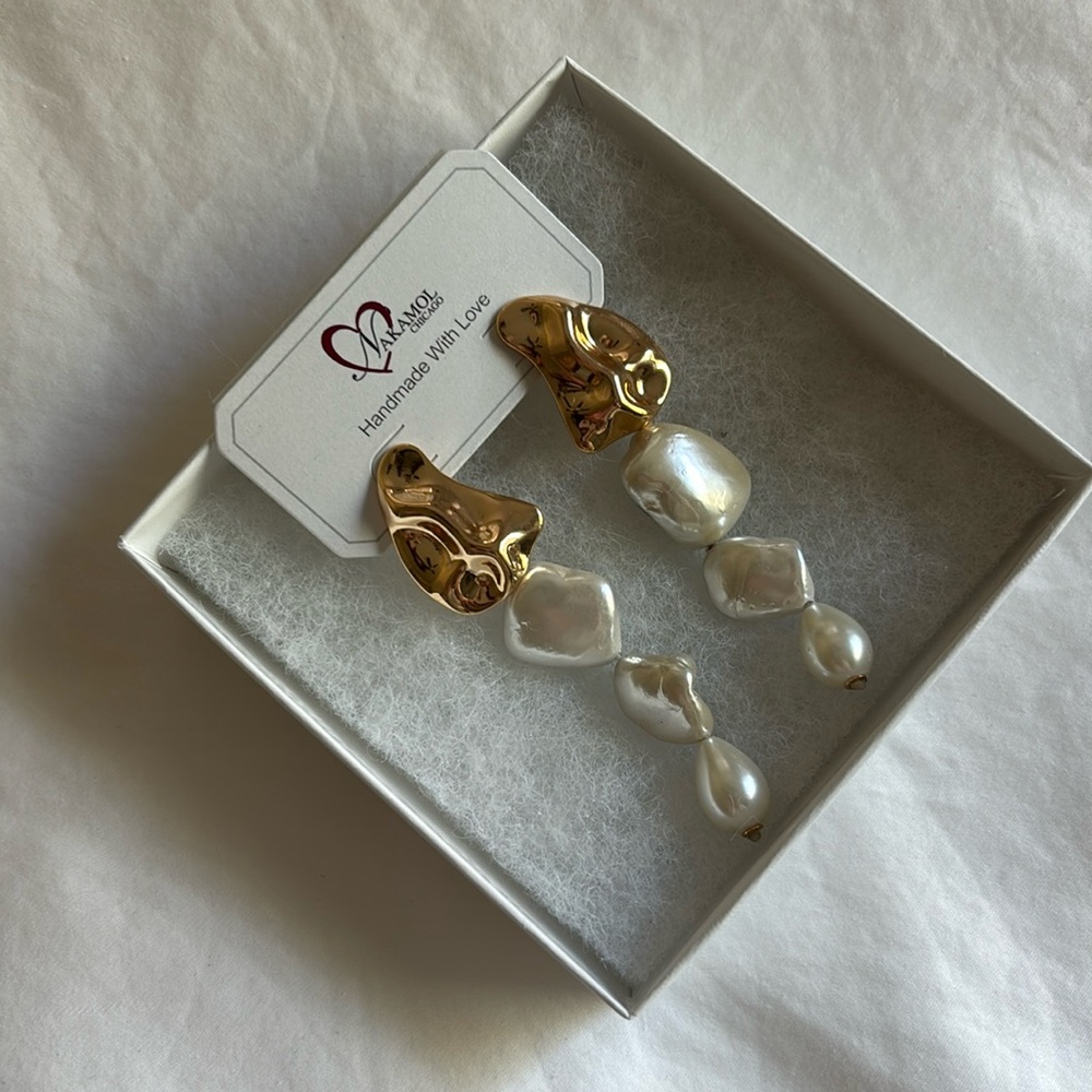 Gold baroque pearl bridal earrings NWT